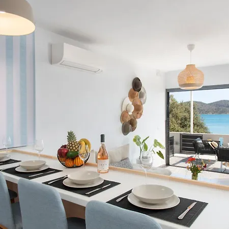 Holiday home Beachfront Luxury With Stunning Views With Parking Epano Elounda