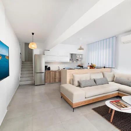 Holiday home Beachfront Luxury With Stunning Views With Parking
