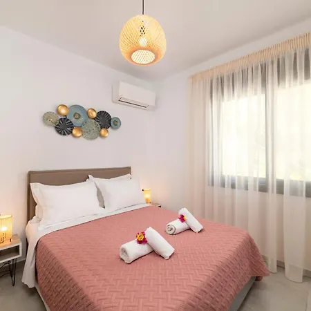 Beachfront Luxury With Stunning Views With Parking Holiday home Epano Elounda